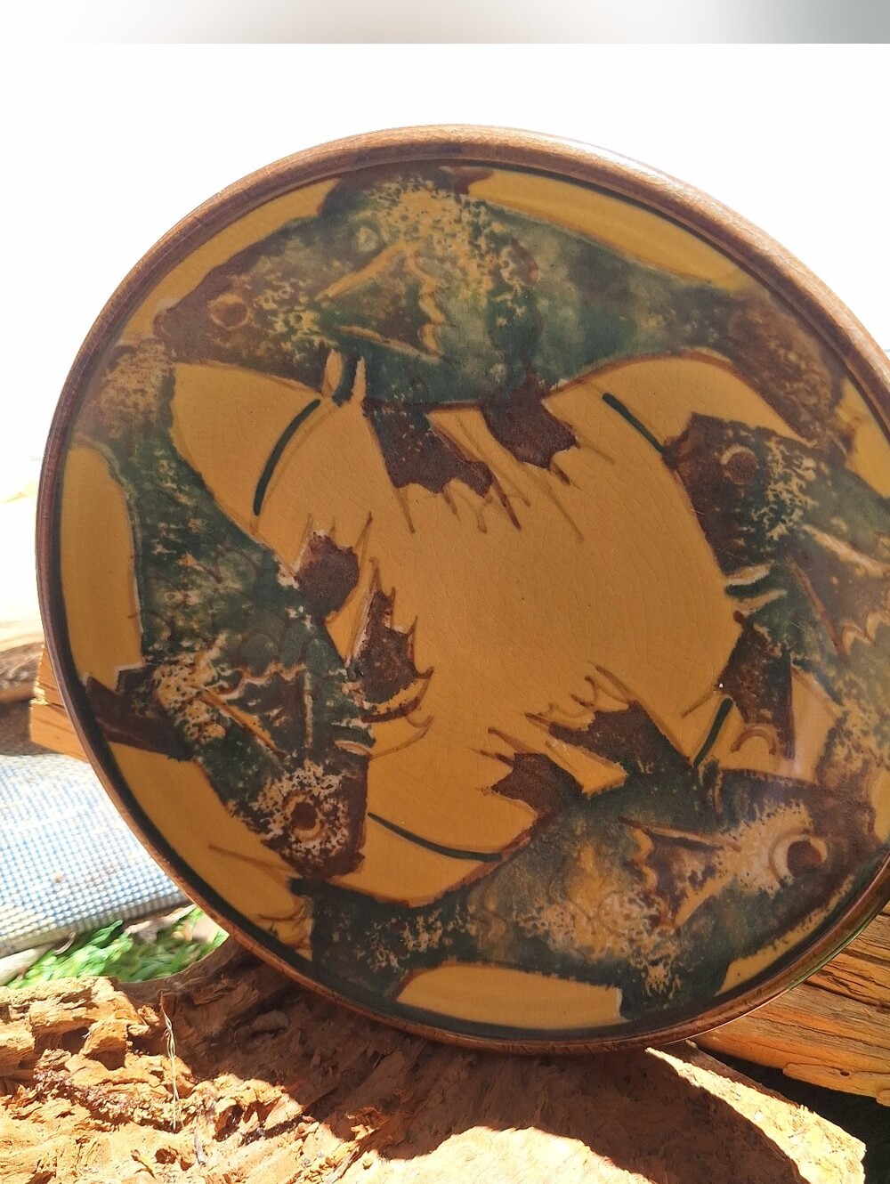 Yellow and Green Fish Motif Decorative Ceramic Bowl - Signed - Picture 6 of 10